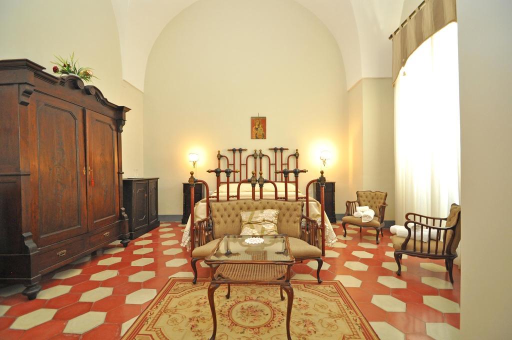 Palazzo De Donatis B&B Melissano 객실 사진