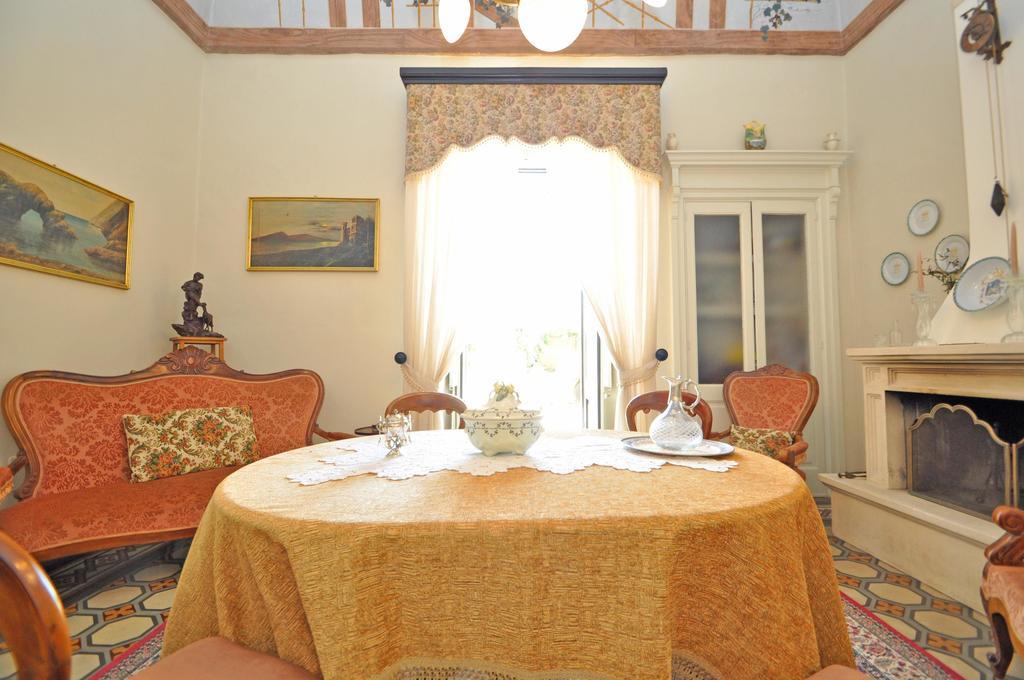 Palazzo De Donatis B&B Melissano 외부 사진