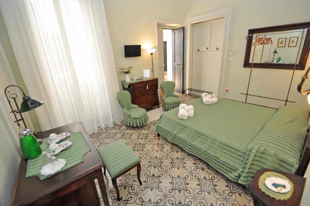 Palazzo De Donatis B&B Melissano 객실 사진