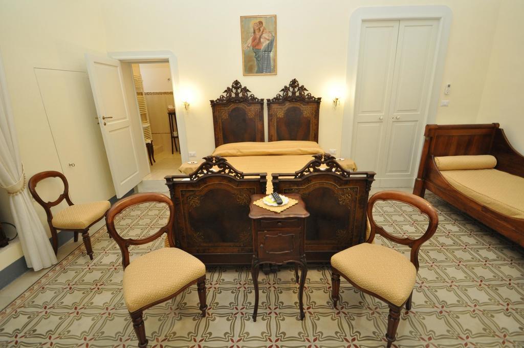 Palazzo De Donatis B&B Melissano 객실 사진