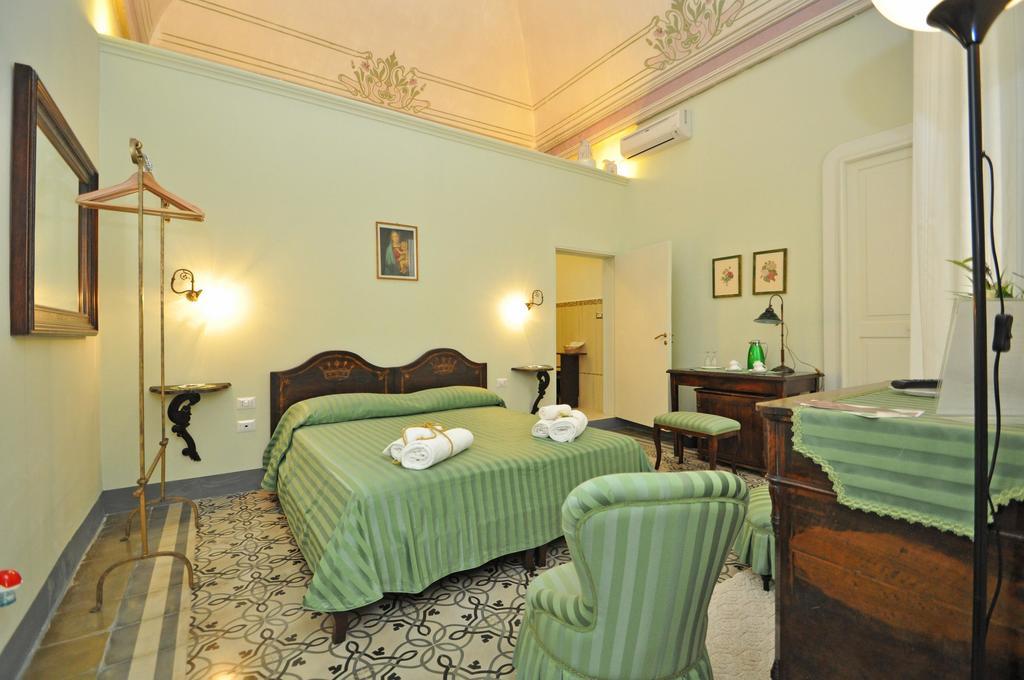 Palazzo De Donatis B&B Melissano 객실 사진