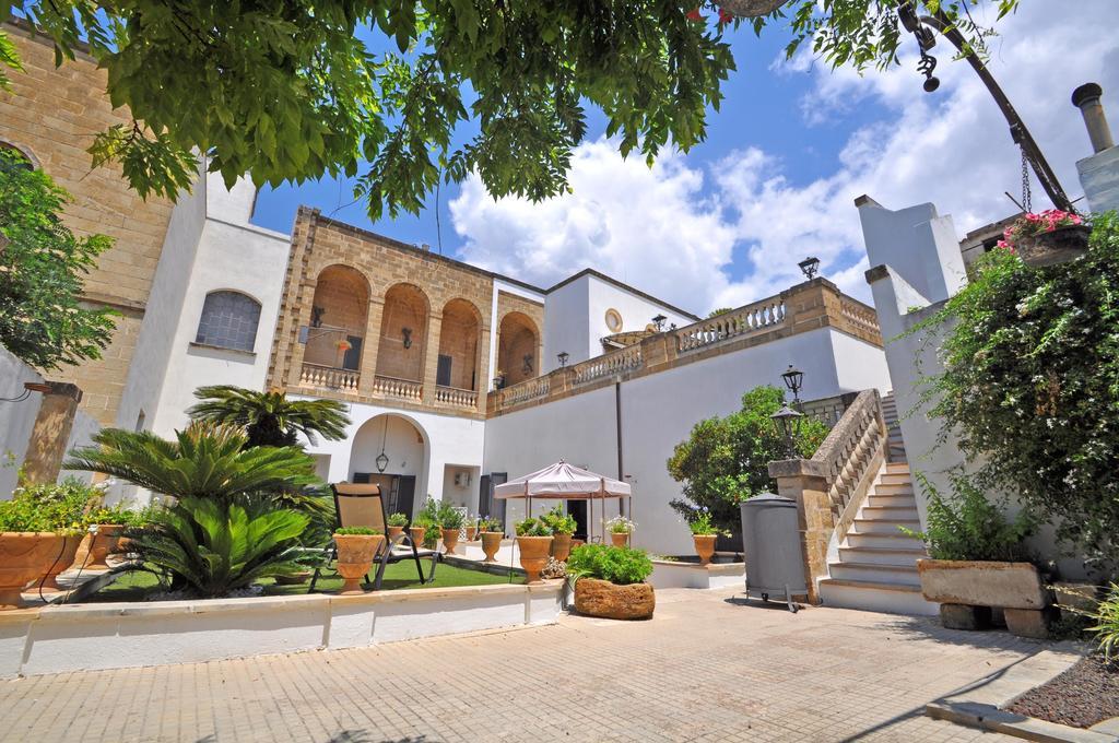 Palazzo De Donatis B&B Melissano 외부 사진