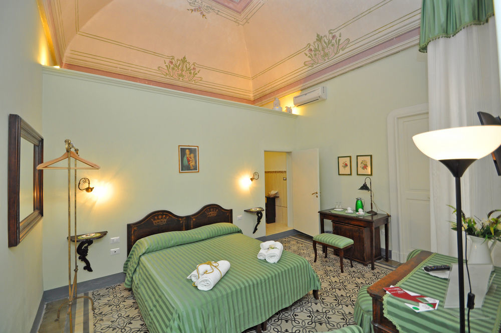Palazzo De Donatis B&B Melissano 외부 사진